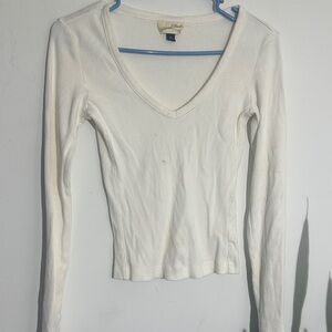 Universal Thread Cream Long Sleeve V-Neck Tee